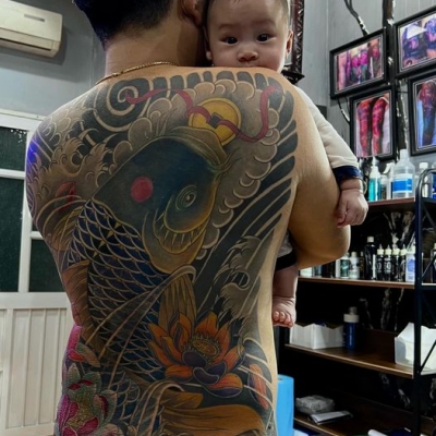 Hoàn thiện hình xăm được thiết kế theo yêu cầu của khách                                        
