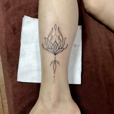 Hình xăm mandala cho bạn gái xinh đẹp 