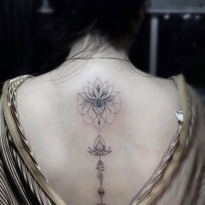 Hình xăm mandala cho bạn gái xinh đẹp  