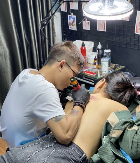 học viên lên da người