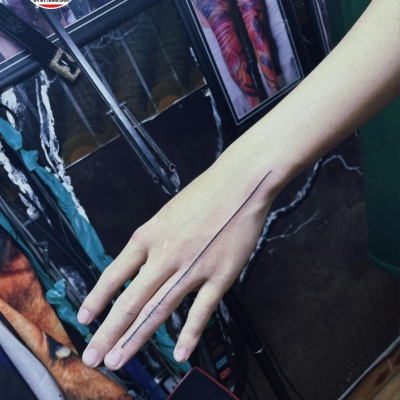 tatto đường thẳng 