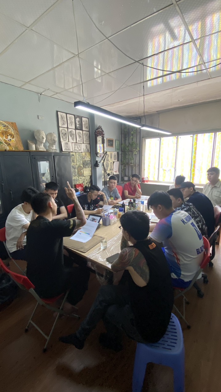 Buổi học lý thuyết và thực hành về màu sắc cơ bản cho ae HV team BXĐN